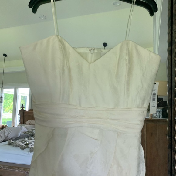 Wedding Dress - Picture 5 of 8